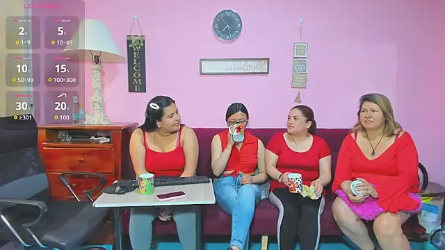 Snapshot of lesbiancuple chatting on 15, 9, 2025 lesbiancuple online show from 15, 9, 2025