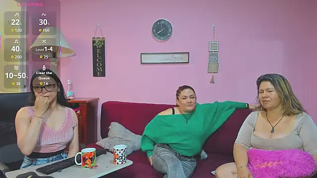 Snapshot of lesbiancuple chatting on 11, 10, 2025 lesbiancuple online show from 11, 10, 2025