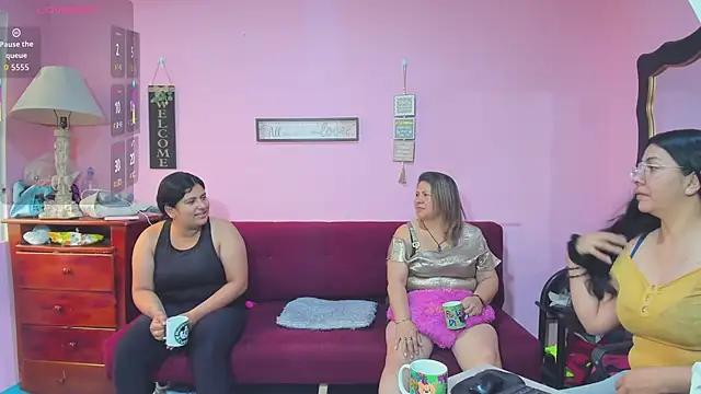 lesbiancuple online show from 11, 11, 2025