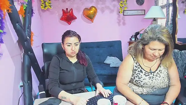 lesbiancuple online show from 28, 2, 2026