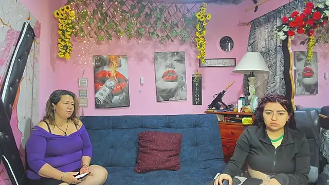 Snapshot of lesbiancuple chatting on 25, 4, 2026 lesbiancuple online show from 25, 4, 2026
