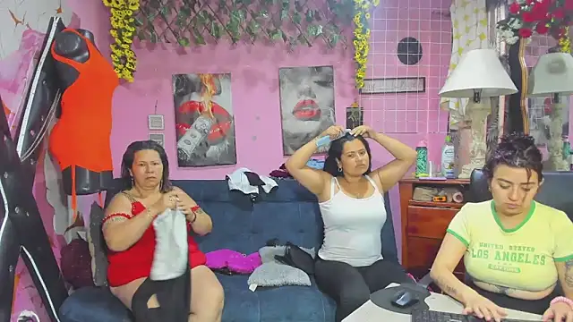 Snapshot of lesbiancuple chatting on 8, 5, 2026 lesbiancuple online show from 8, 5, 2026
