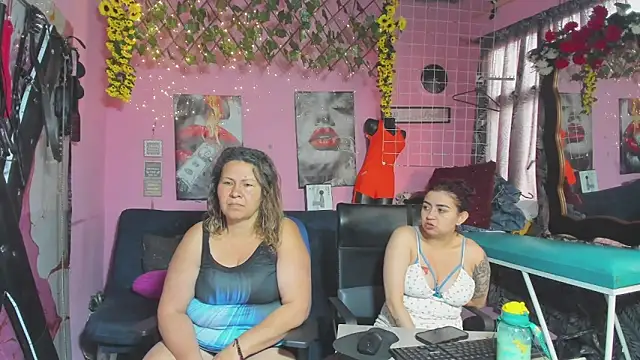Snapshot of lesbiancuple chatting on 18, 5, 2026 lesbiancuple online show from 18, 5, 2026