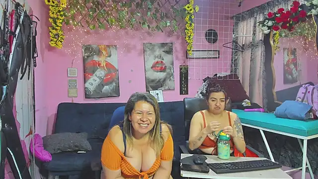 Snapshot of lesbiancuple chatting on 29, 5, 2026 lesbiancuple online show from 29, 5, 2026