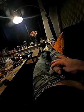 Snapshot of ROMAN2195 chatting on 2, 11, 2025 ROMAN2195 online show from 2, 11, 2025