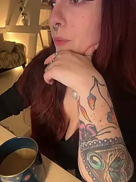 Snapshot of LunaMoongirl chatting on 8, 2, 2026 LunaMoongirl online show from 8, 2, 2026