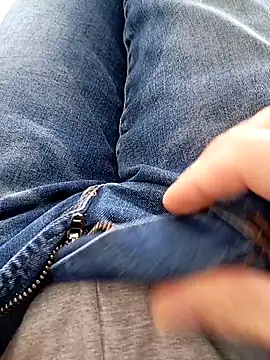 mickzizi online show from 4, 2, 2025