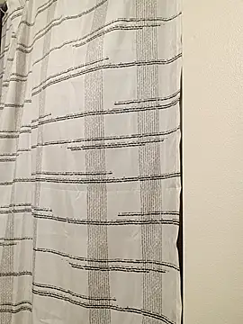 yellowwetfox online show from 6, 3, 2026