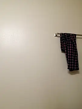 yellowwetfox online show from 13, 4, 2026