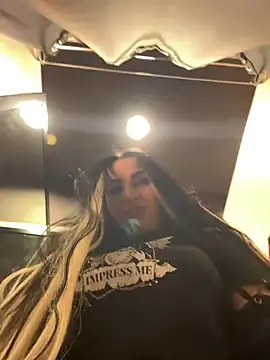 CrazzyChicks online show from 26, 1, 2025