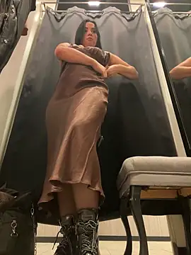 CrazzyChicks online show from 8, 10, 2025