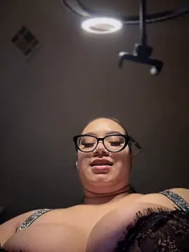 Snapshot of CarmelaAnthony chatting on 4, 1, 2025 CarmelaAnthony online show from 4, 1, 2025