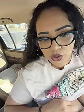 Snapshot of CarmelaAnthony chatting on 13, 11, 2025 CarmelaAnthony online show from 13, 11, 2025