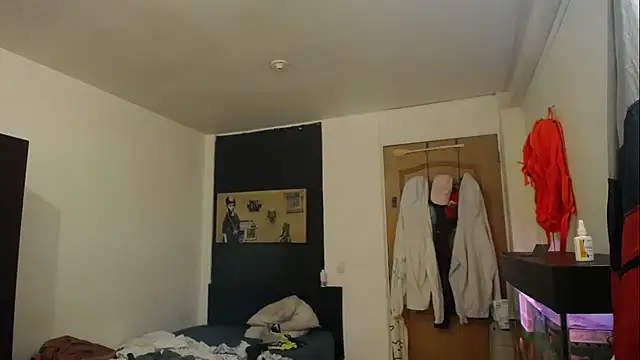 romeolovedark online show from 17, 2, 2025