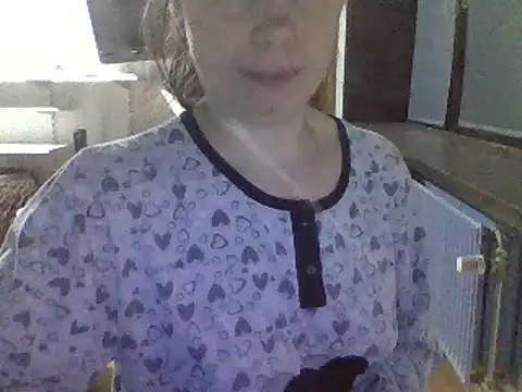 Snapshot of Moi_Lina chatting on 3, 12, 2025 Moi Lina online show from 3, 12, 2025