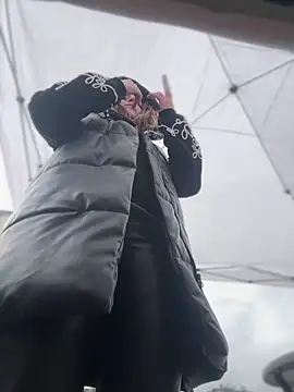 DaisyVibesss online show from 1, 3, 2025