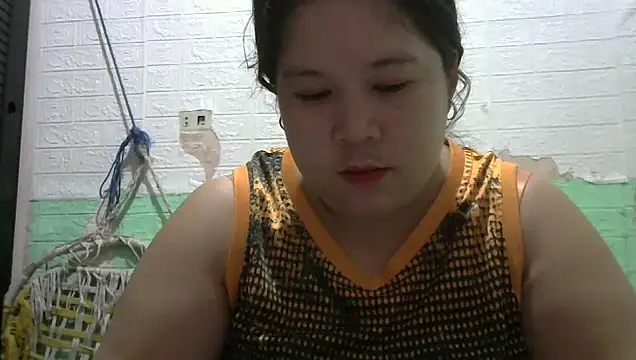 Snapshot of hotsexylyn chatting on 6, 10, 2025 hotsexylyn online show from 6, 10, 2025