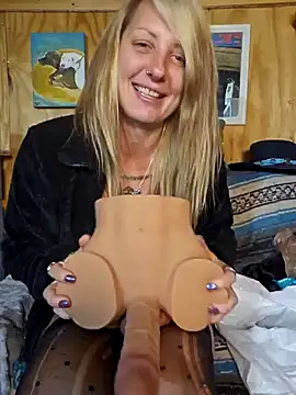 SheIsSomething online show from 29, 1, 2025