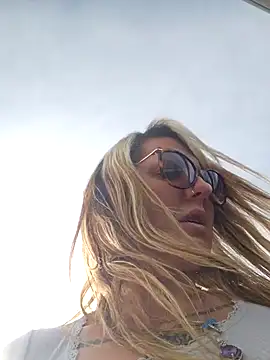 SheIsSomething online show from 31, 1, 2025