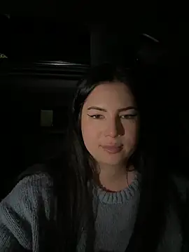 Snapshot of clairewntr chatting on 5, 1, 2025 clairewntr online show from 5, 1, 2025