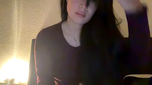 Snapshot of clairewntr chatting on 25, 10, 2025 clairewntr online show from 25, 10, 2025