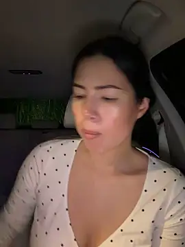 Snapshot of clairewntr chatting on 28, 11, 2025 clairewntr online show from 28, 11, 2025