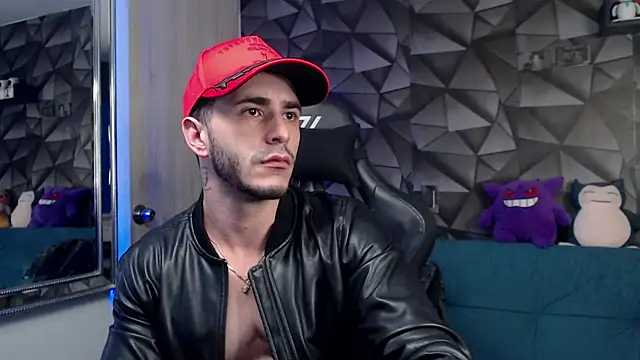 Snapshot of Latino_stud4u chatting on 4, 11, 2025 Latino stud4u online show from 4, 11, 2025