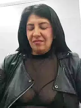 aisha latina online show from 30, 1, 2025