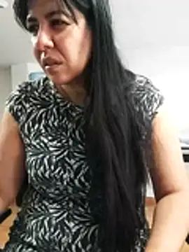 Snapshot of aisha_latina chatting on 28, 4, 2026 aisha latina online show from 28, 4, 2026
