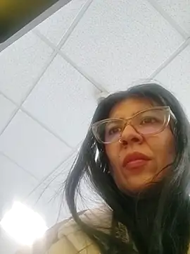 Snapshot of aisha_latina chatting on 19, 5, 2026 aisha latina online show from 19, 5, 2026
