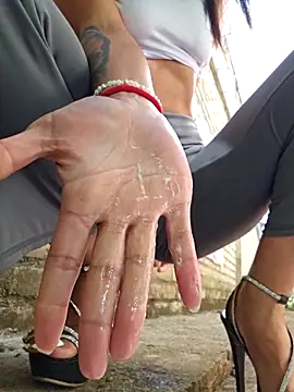 Snapshot of Yuky_ta chatting on 5, 10, 2025 Yuky ta online show from 5, 10, 2025