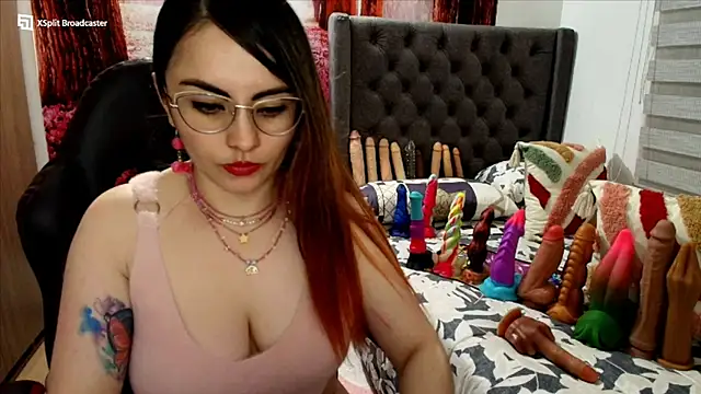 Snapshot of sofia23dirty chatting on 3, 3, 2025 sofia23dirty online show from 3, 3, 2025