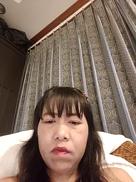 Snapshot of Little_suzy5 chatting on 23, 10, 2025 Little suzy5 online show from 23, 10, 2025