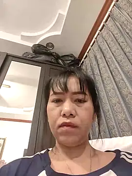 Snapshot of Little_suzy5 chatting on 12, 11, 2025 Little suzy5 online show from 12, 11, 2025