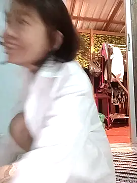 Snapshot of Little_suzy5 chatting on 29, 11, 2025 Little suzy5 online show from 29, 11, 2025