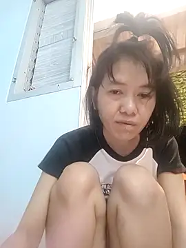 Snapshot of Little_suzy5 chatting on 2, 12, 2025 Little suzy5 online show from 2, 12, 2025