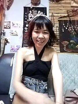 Snapshot of Little_suzy5 chatting on 13, 7, 2026 Little suzy5 online show from 13, 7, 2026