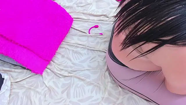 Snapshot of MiaCelestte chatting on 13, 2, 2025 MiaCelestte online show from 13, 2, 2025