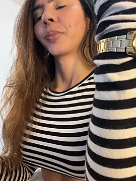 Snapshot of RouseColins chatting on 12, 9, 2025 RouseColins online show from 12, 9, 2025