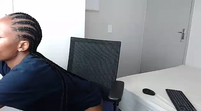 QUEENMANDYY online show from 16, 1, 2025