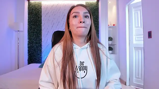 miataylorr1 online show from 3, 10, 2025