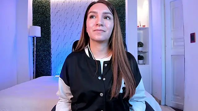 miataylorr1 online show from 19, 12, 2025