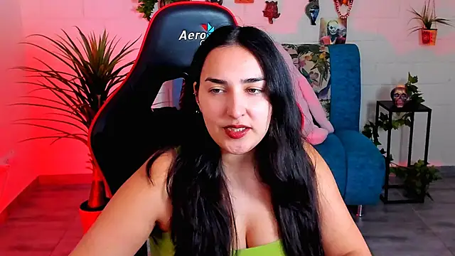 Snapshot of CeceliaJohnson chatting on 3, 10, 2025 CeceliaJohnson online show from 3, 10, 2025
