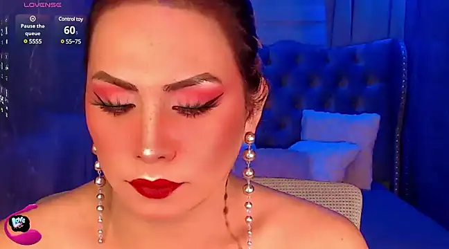 Snapshot of QUEEN_GIAMOORE69 chatting on 2, 3, 2025 QUEEN GIAMOORE69 online show from 2, 3, 2025