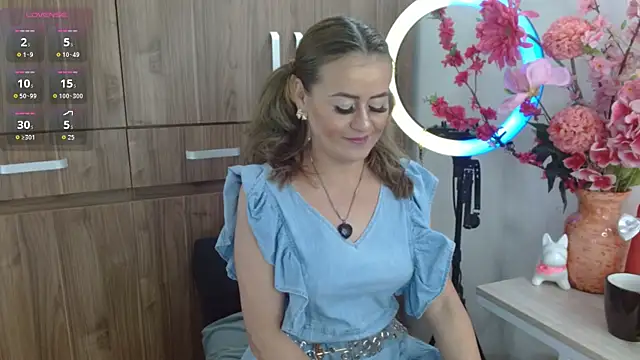 Snapshot of magenta_maturr chatting on 4, 11, 2025 magenta maturr online show from 4, 11, 2025