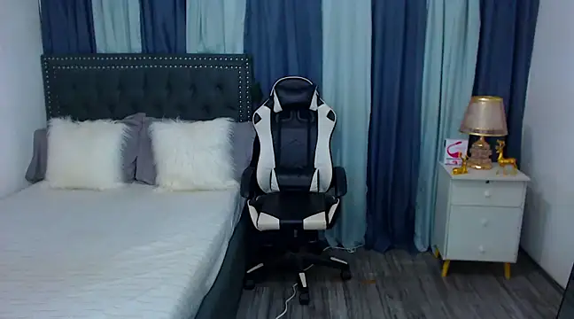 Snapshot of cyberanita chatting on 1, 2, 2025 cyberanita online show from 1, 2, 2025