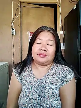 lickmepussy21 online show from 13, 4, 2026