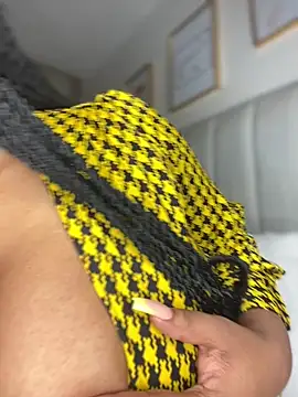 Snapshot of Hyra_Ari chatting on 21, 12, 2025 Hyra Ari online show from 21, 12, 2025