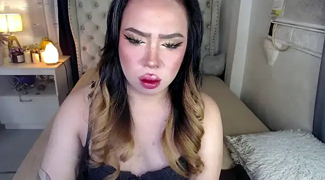 RebecaNextToYou online show from 12, 12, 2024