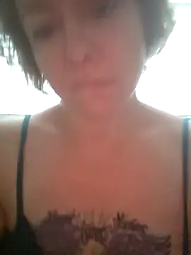 Snapshot of julimonroe chatting on 25, 4, 2026 julimonroe online show from 25, 4, 2026